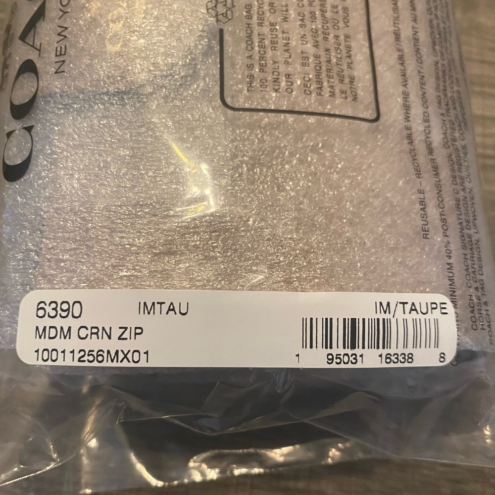 Coach - NEW - Medium Corner Zip Wallet. Taupe. - Picture 5 of 6